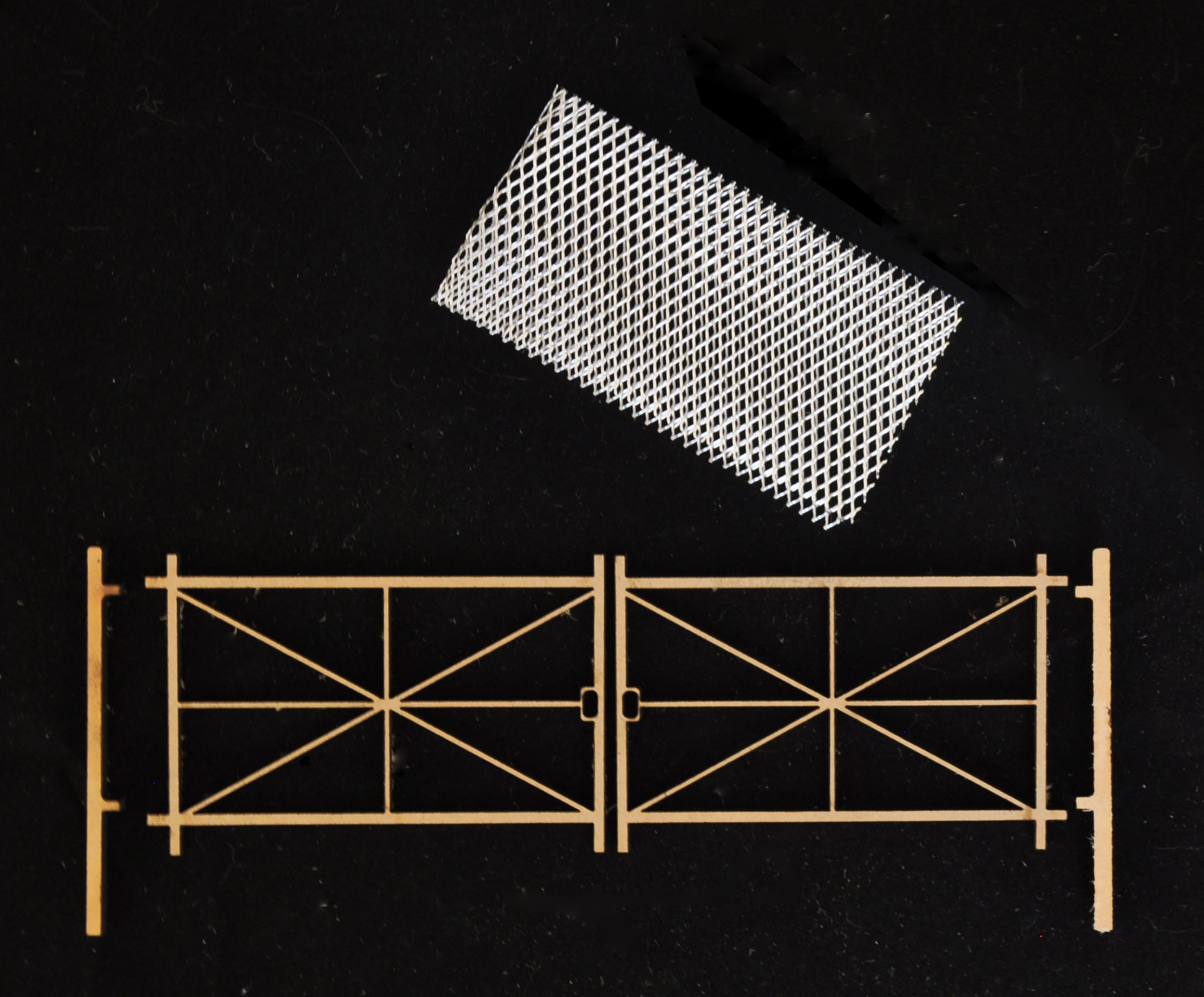 KS330103: O Scale Double Gates - Image 3